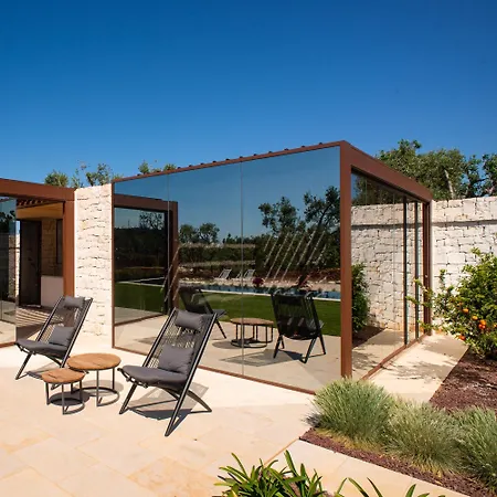 Holiday home Mirror Trullo And Mirror House *