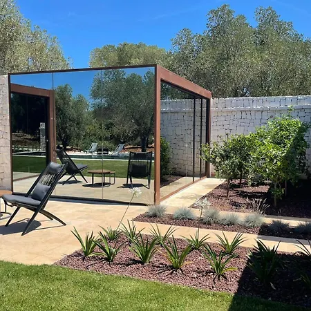 Mirror Trullo And Mirror House 度假居 *