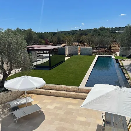 Mirror Trullo And Mirror House 奥斯图尼