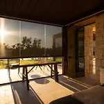 Mirror Trullo And Mirror House * أوستوني