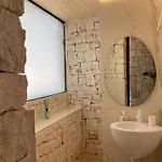 Mirror Trullo And Mirror House بيت للعطل *