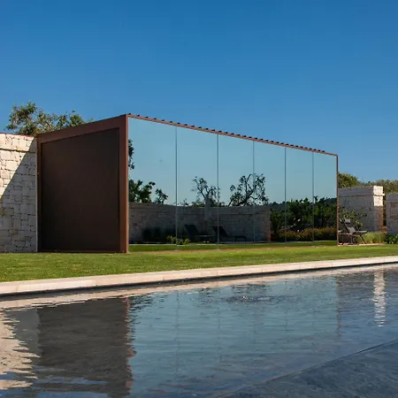 Mirror Trullo And Mirror House * Остуни